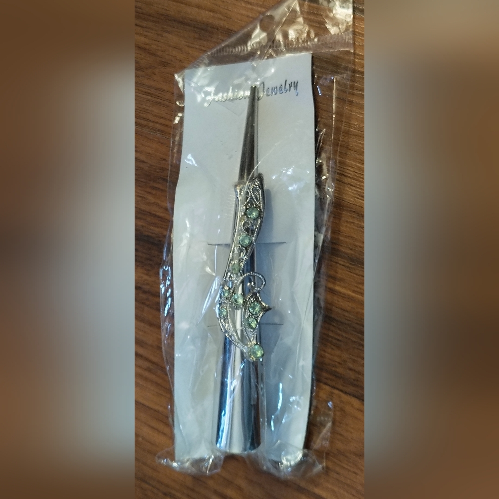 Vintage Silver and Green Fashion Alligator Hair Clip